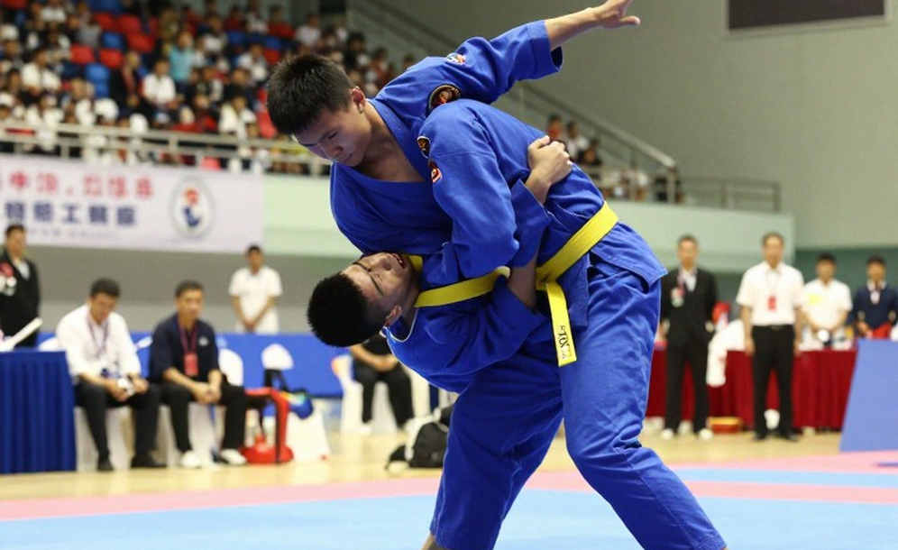 Tấm huy chương đồng đầu tiên của đấu kiếm nữ Singapore tại Asian Games