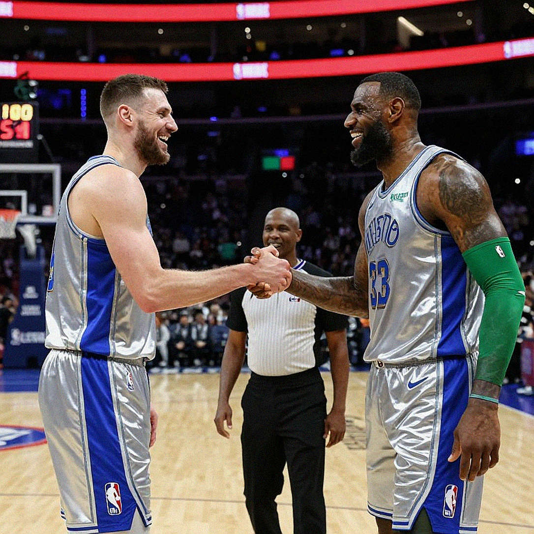 Cooper Flagg và Dirk Nowitzki: Dallas xây lại đế chế bằng món quà không nằm trong bảng lương