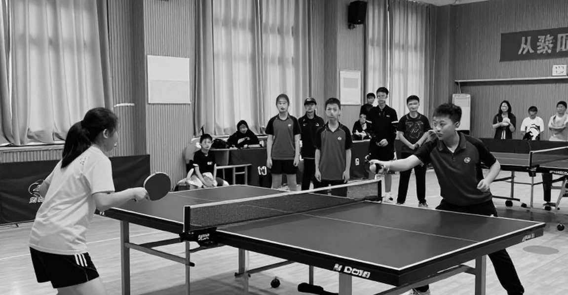 Hai nhà đương kim vô địch, hai hạt giống số 2 và chín trận quyết định ở Wellingborough