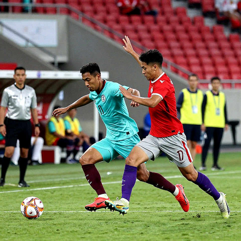 Tinh thần chiến đấu và bài toán mặt sân JIS: Persija ngược dòng hạ Persik