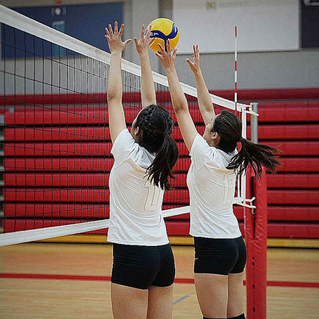 Set 38-36 và khối chắn 12,5-6: SMU chấm dứt 58 trận sân nhà bất bại của Pitt